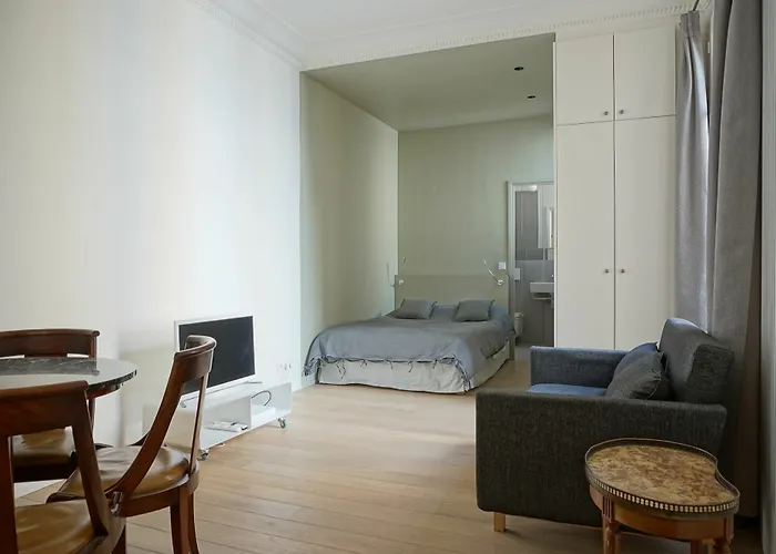 Etoile Studio Paris 8